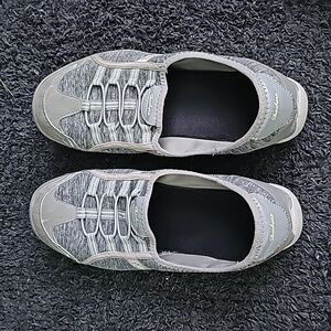 Skechers slip on size 10